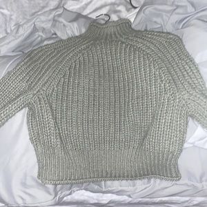 h&m green turtle neck